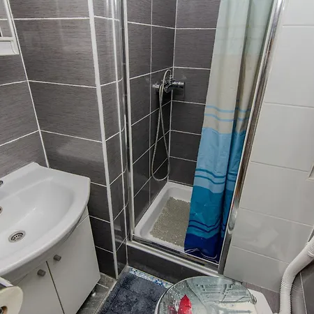 Apartament Gerzic *