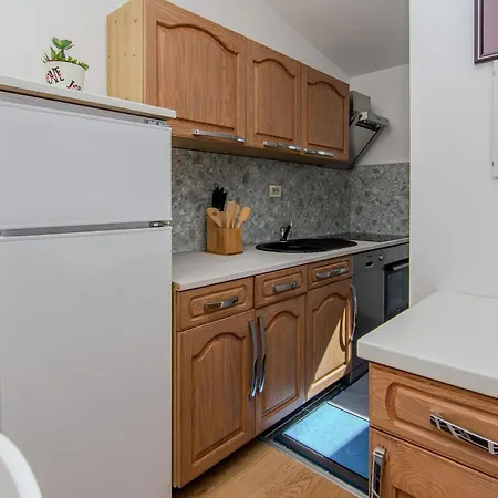 Gerzic Apartment Vir